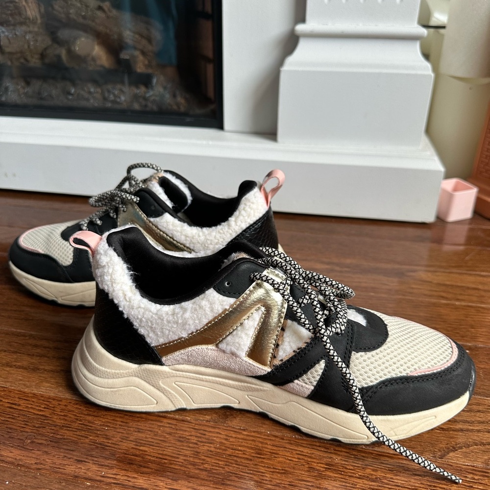 Posh by Poelman metallic Sherpa sneakers women’s size 7.5 / 38EU